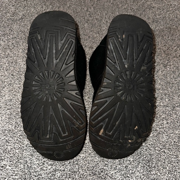 UGG Australia Neumel Boot - Picture 6 of 9